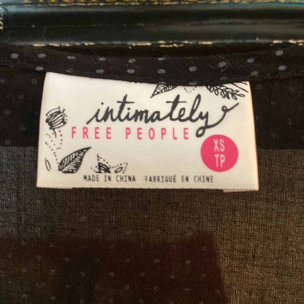 Intimately Free People XS - Picture 4 of 4